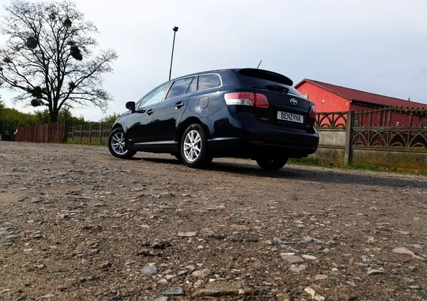 Toyota Avensis cena 33500 przebieg: 196000, rok produkcji 2011 z Sierpc małe 466